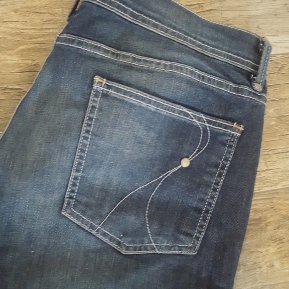 INC International 1L - Picture 2 of 5